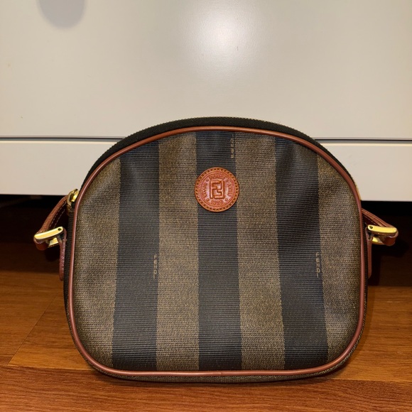 Authentic Vintage Fendi Pequín Crossbody - Picture 1 of 14